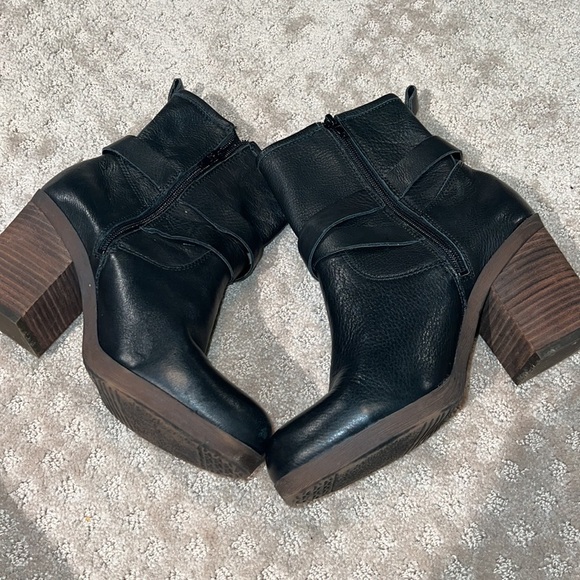 Lucky Brand Leather Boots size 9 1/2 - Picture 7 of 7